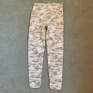 White Camouflage Aerie Leggings - Size M